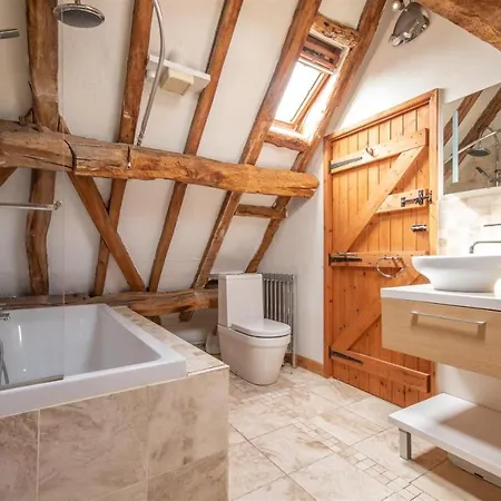 Elegant Peaceful Barn In Rural Village Setting Close To Stratford Upon Avon Exterior photo