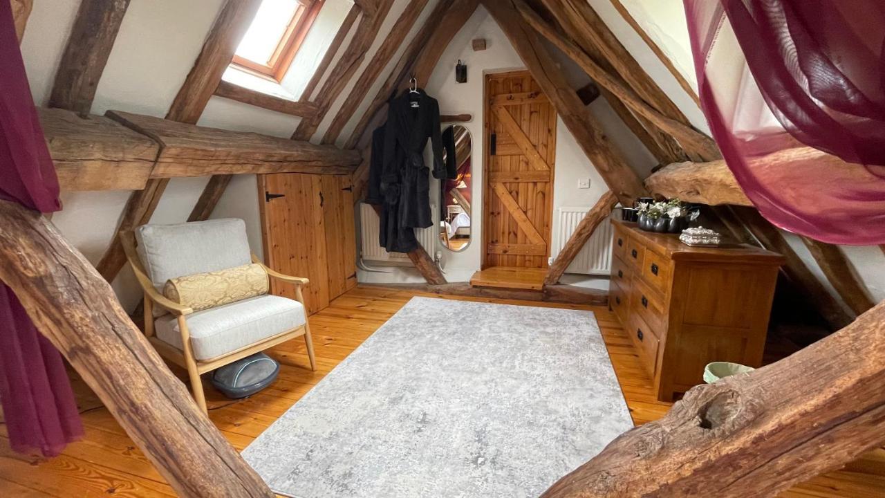 Elegant Peaceful Barn In Rural Village Setting Close To Upon Avon Hébergement de vacances *